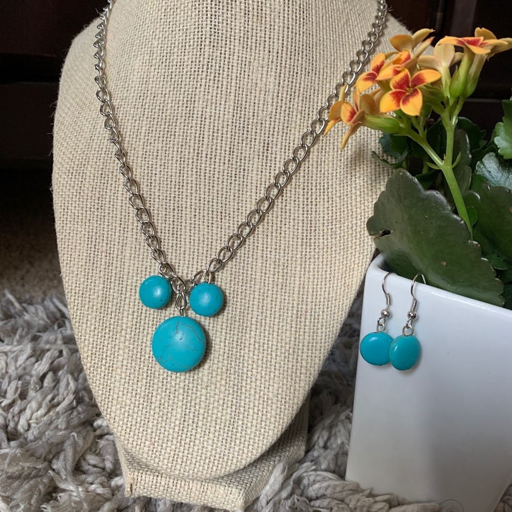 CHUNKY TURQUOISE NECKLACE & EARRING SET